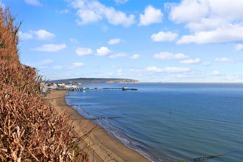 Cliff Court, Sandown PO36 2 bed apartment for sale