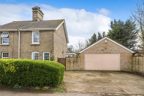 Hitchin Road, Stotfold, Hitchin, SG5 3 bed semi