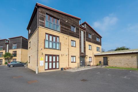 High Street, Ramsgate, CT11 2 bed flat for sale