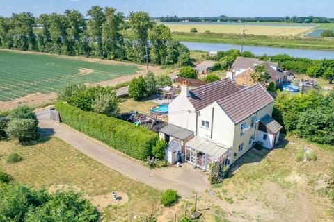 River Road, West Walton, Wisbech... 3 bed semi