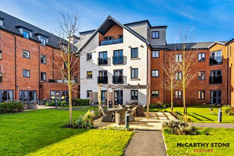 Balshaw Court Burlington Gardens... 2 bed apartment for sale