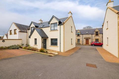 9 Maxwell Street, Fochabers, IV32 7DE 2 bed villa for sale