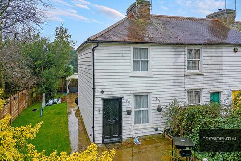 Chigwell IG7 2 bed end of terrace house for sale