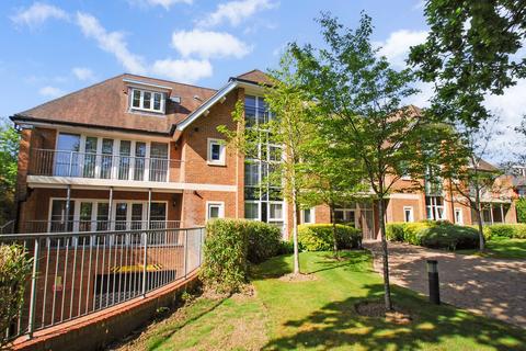 Station Road, Beaconsfield, HP9 2 bed apartment for sale