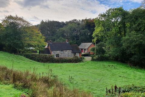 Cwmffrwd, Carmarthen 3 bed property with land for sale