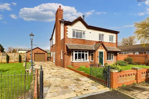 Moss House Road, Blackpool, FY4 4 bed detached house for sale