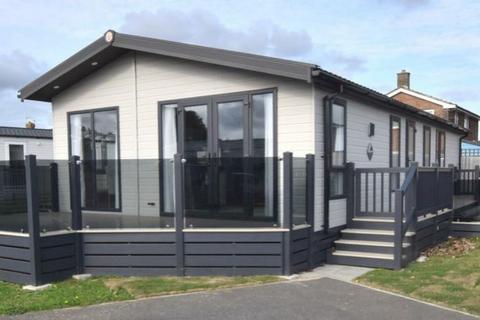 Pevensey Bay Holiday Park, Pevensey... 2 bed lodge for sale