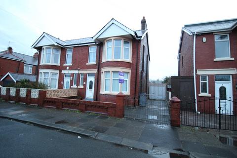 Winchester Avenue, Blackpool FY4 3 bed semi