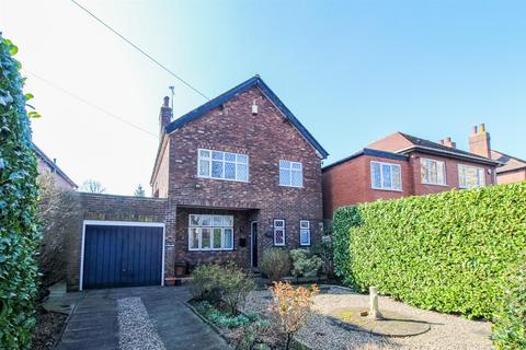 Thornbury Road, Wakefield WF2 3 bed detached house for sale