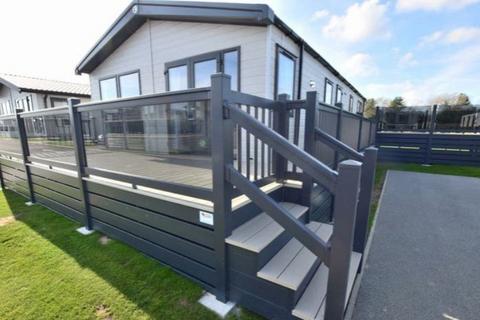 Pevensey Bay Holiday Park, Pevensey... 2 bed lodge for sale