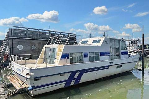 1 bedroom houseboat for sale