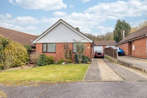 Woodside, Faversham, ME13 2 bed bungalow for sale