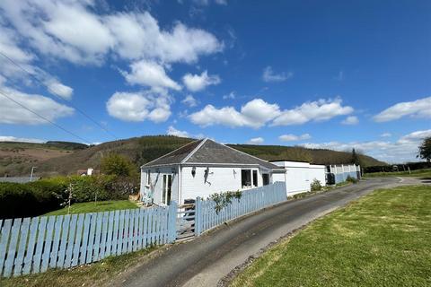 4 bedroom detached bungalow for sale