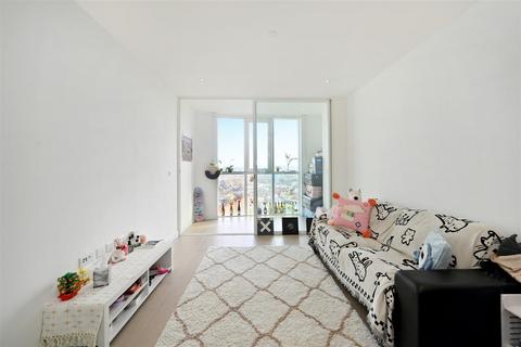 Sky Gardens, Wandsworth Road, London SW8 1 bed flat for sale
