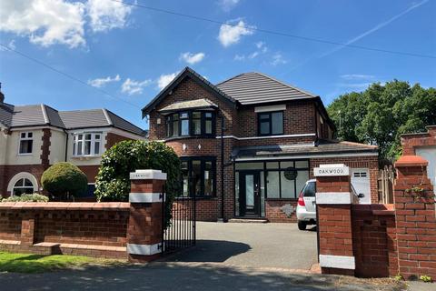 Lever Park Avenue, Horwich, Bolton 3 bed detached house for sale