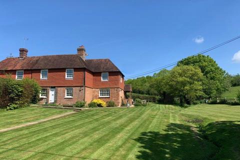 The Dens, Wadhurst, East Sussex, TN5 3 bed semi