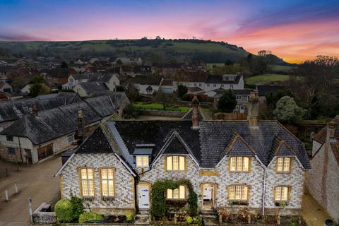 Cerne Abbas, Dorset 2 bed cottage for sale