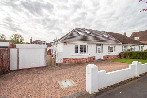 Warfield Avenue, Waterlooville, PO7 7JN 4 bed semi