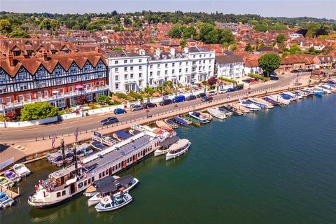 River Terrace, Oxfordshire RG9 2 bed apartment for sale