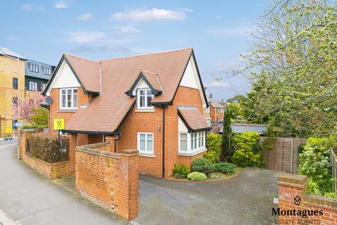 Station Road, Epping, CM16 3 bed detached house for sale