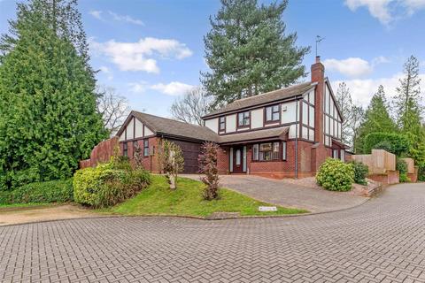 Oak Grove, Kidderminster 4 bed detached house for sale