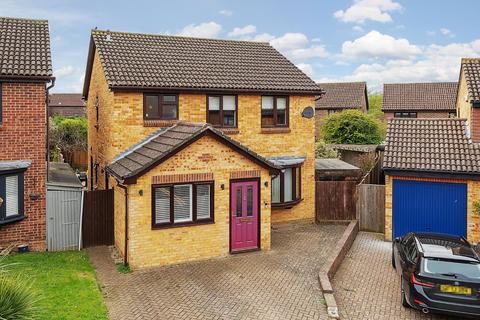 The Mead, Leybourne, West Malling 4 bed detached house for sale