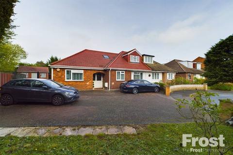 The Gardens, Feltham, Middlesex, TW14 5 bed bungalow for sale