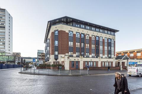 Bracknell,  Berkshire,  RG12 2 bed flat for sale