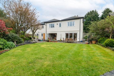 6 bedroom detached house for sale