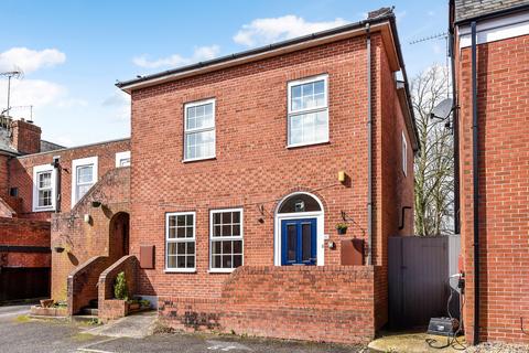 Eastgate, Winchester 2 bed apartment for sale