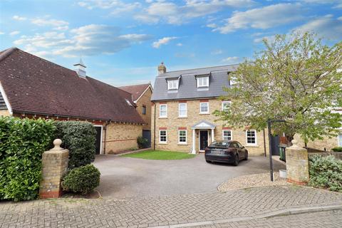 6 bedroom detached house for sale