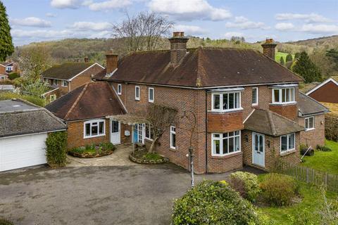 6 bedroom detached house for sale