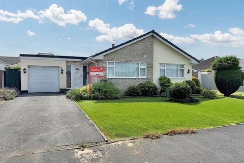 Ferndown 3 bed detached bungalow for sale