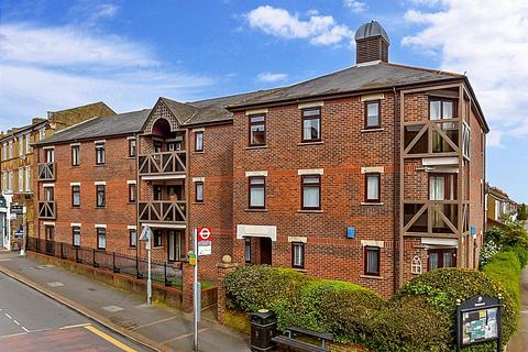 Station Road, Sutton, Surrey 2 bed flat for sale