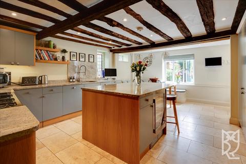 Colchester Road, Ardleigh... 4 bed semi