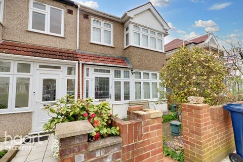 Scotts Road, Southall 3 bed semi