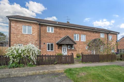 Nettleton Drive, Witham St. Hughs... 4 bed semi