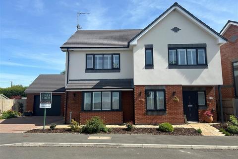 Parhelion Close, Kingsland 4 bed detached house for sale