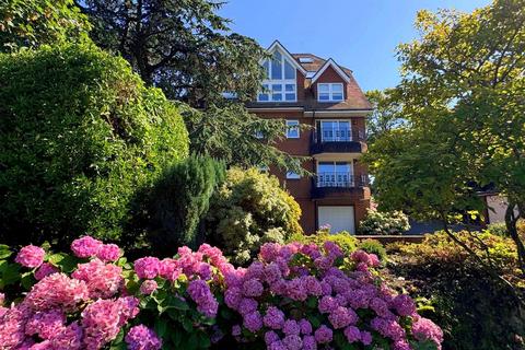 St. Johns Road, Meads, Eastbourne 2 bed flat for sale