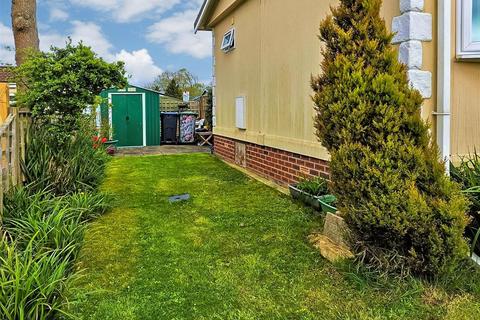 Broadway Park, Petersfield, Hampshire 2 bed park home for sale