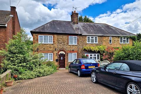 Epping Road, Broadley Common 3 bed semi