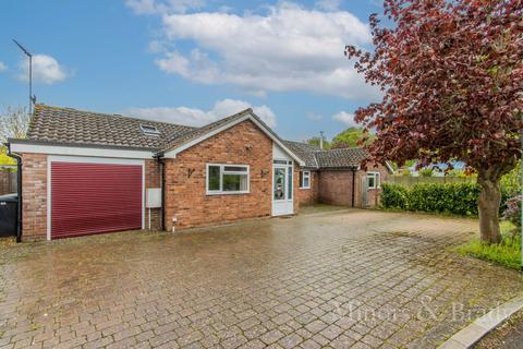 Hillside, Chedgrave, NR14 5 bed detached bungalow for sale