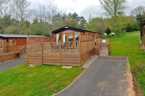 2 bedroom lodge for sale