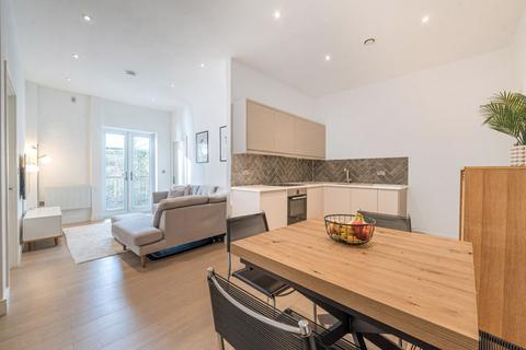 Carey Road, Mulberry House, RG40 2 bed flat for sale