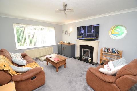 Thackley, Thackley BD10 4 bed detached house for sale