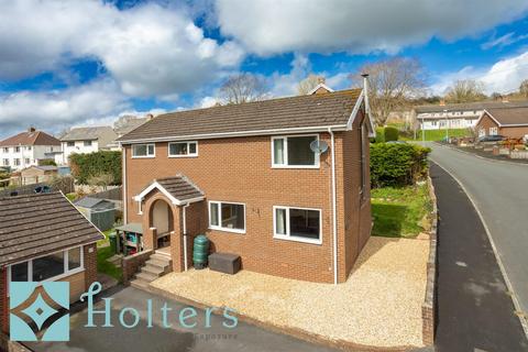 Woodlands Crescent, Brecon 4 bed detached house for sale