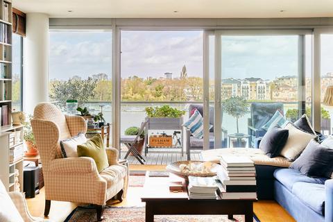 Riverside Quarter, Wandsworth, SW18 2 bed apartment for sale