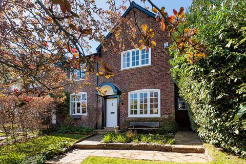 Brook Lane, Knutsford, WA16 4 bed cottage for sale
