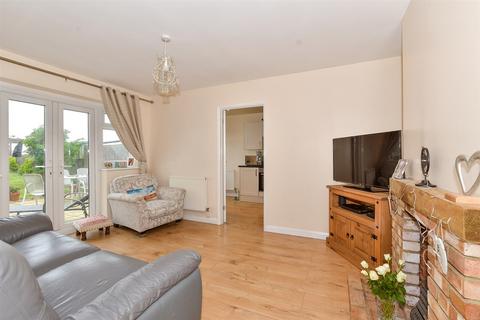Merritt Road, Greatstone, New Romney... 3 bed semi