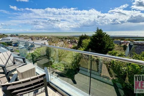 Naildown Close, Seabrook, Hythe... 4 bed semi